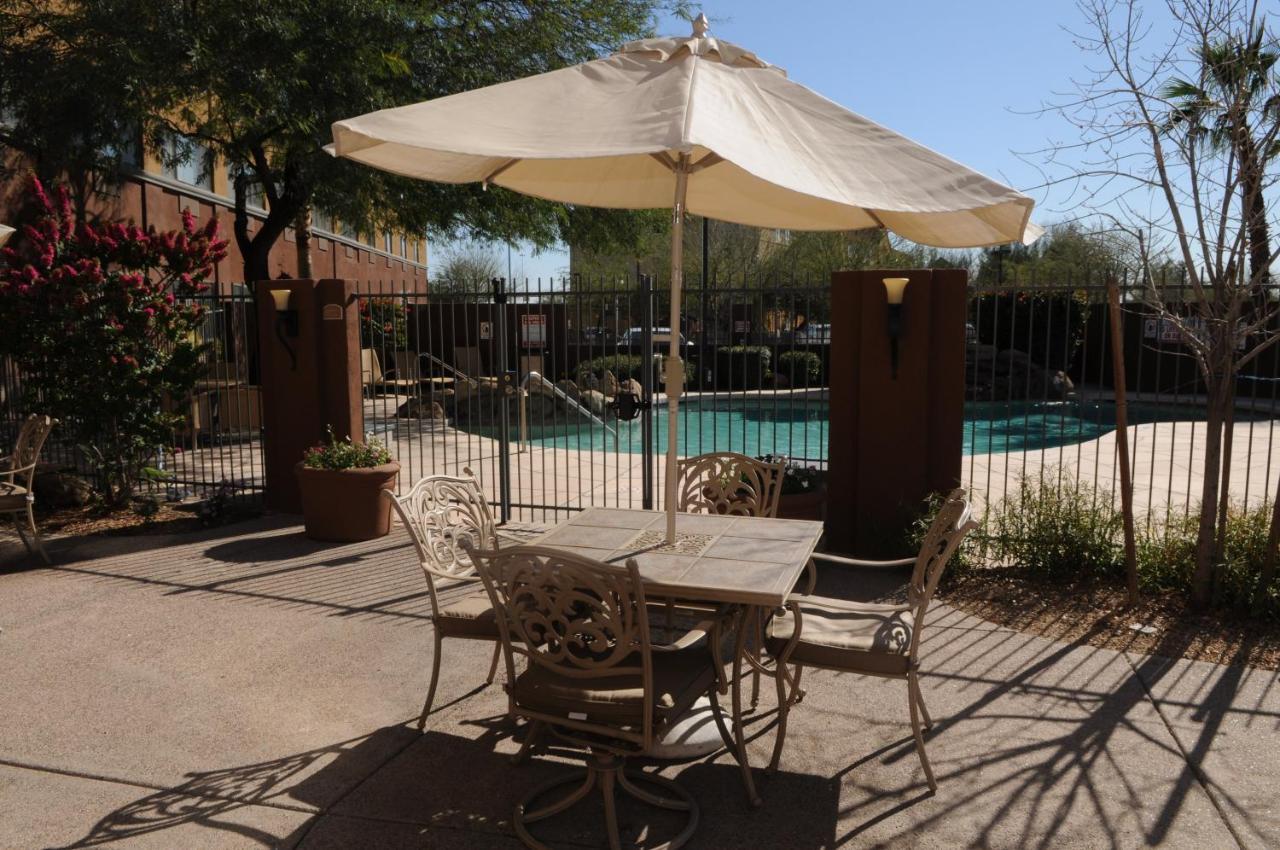 Holiday Inn Express & Suites Phoenix/Chandler Dış mekan fotoğraf